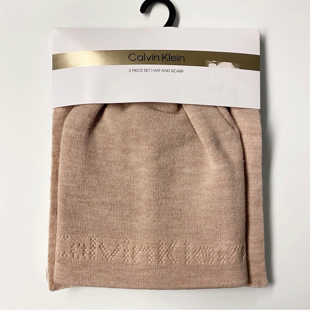 NWT Calvin Klein Tan Beanie Hat & Scarf Set